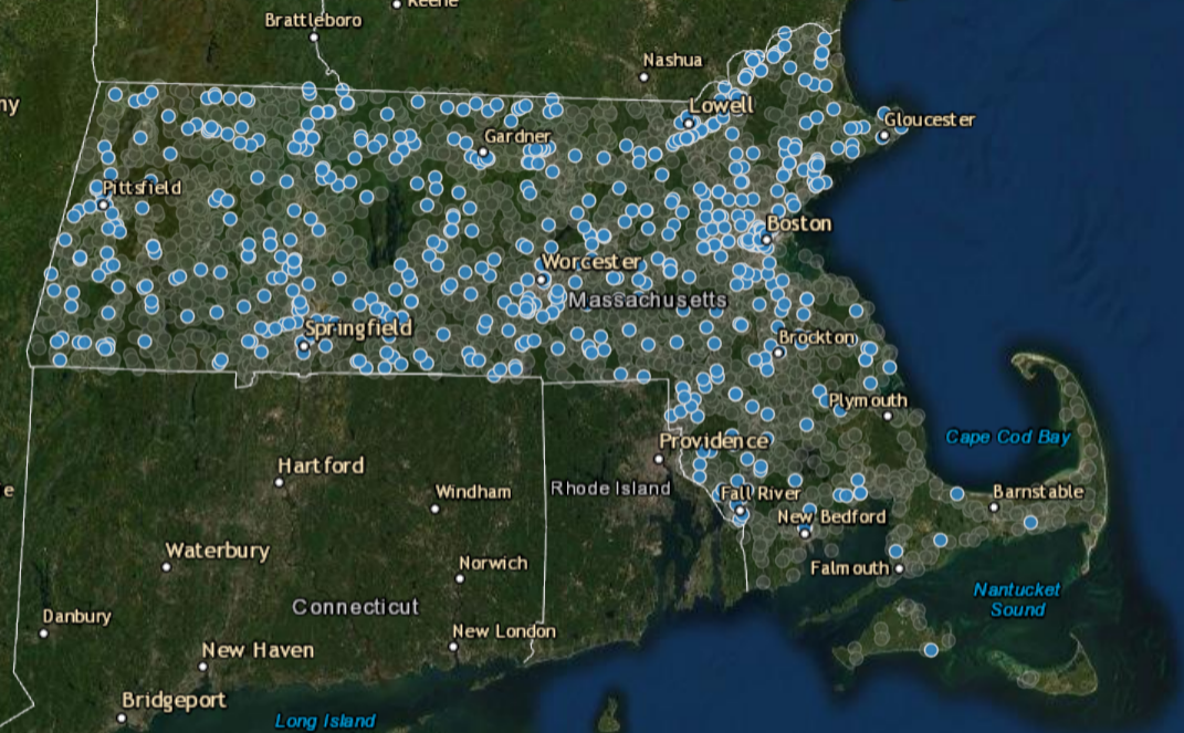 A map of Massachusetts showing the locations of structurally deficient bridges